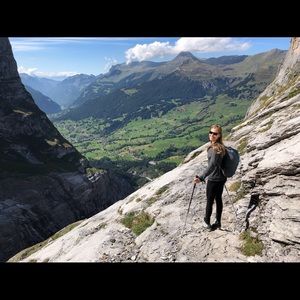 Meet your Posher, Jenn